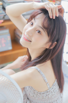 一个吃上面一个吃B